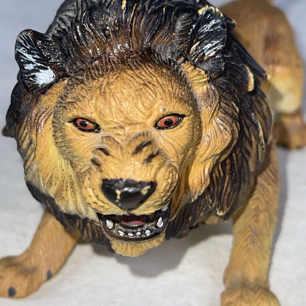 Vintage 9" AAA Male Lion Toy Figure Heavy PVC Rubber Snarling Red Eyes - Picture 9 of 9